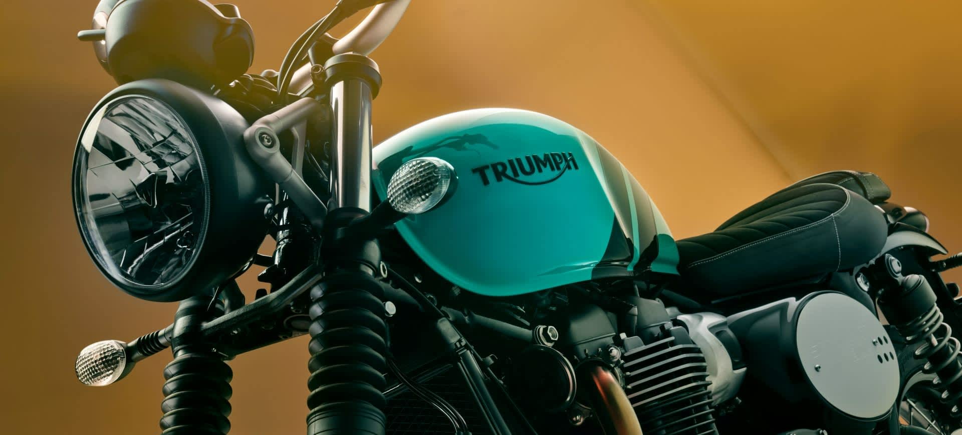 Triumph thruxton 900 a2 on sale